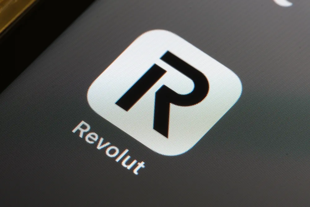 Revolut ottiene la licenza bancaria francese completa